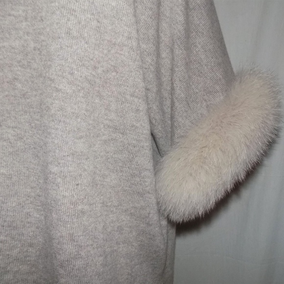 SOFIA CASHMERE TURTLENECK SWEATER PONCHO FOX FUR TRIM - Picture 4 of 10